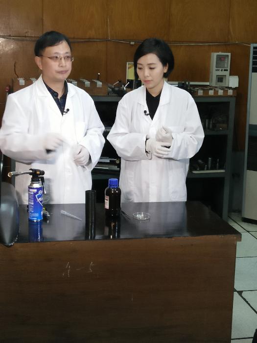 我院杨杰教授接受中央电视台采访